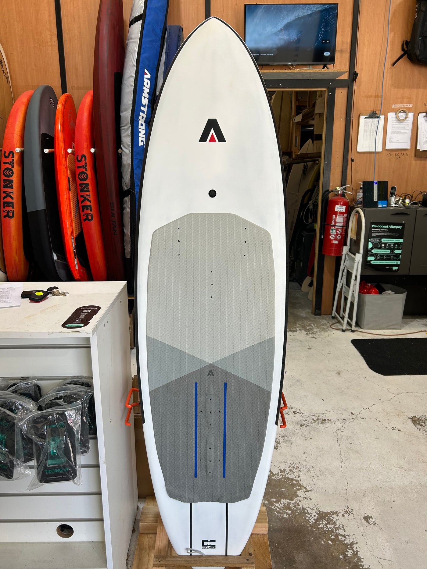 Ex Demo  - Midlength Armstrong 65L Board