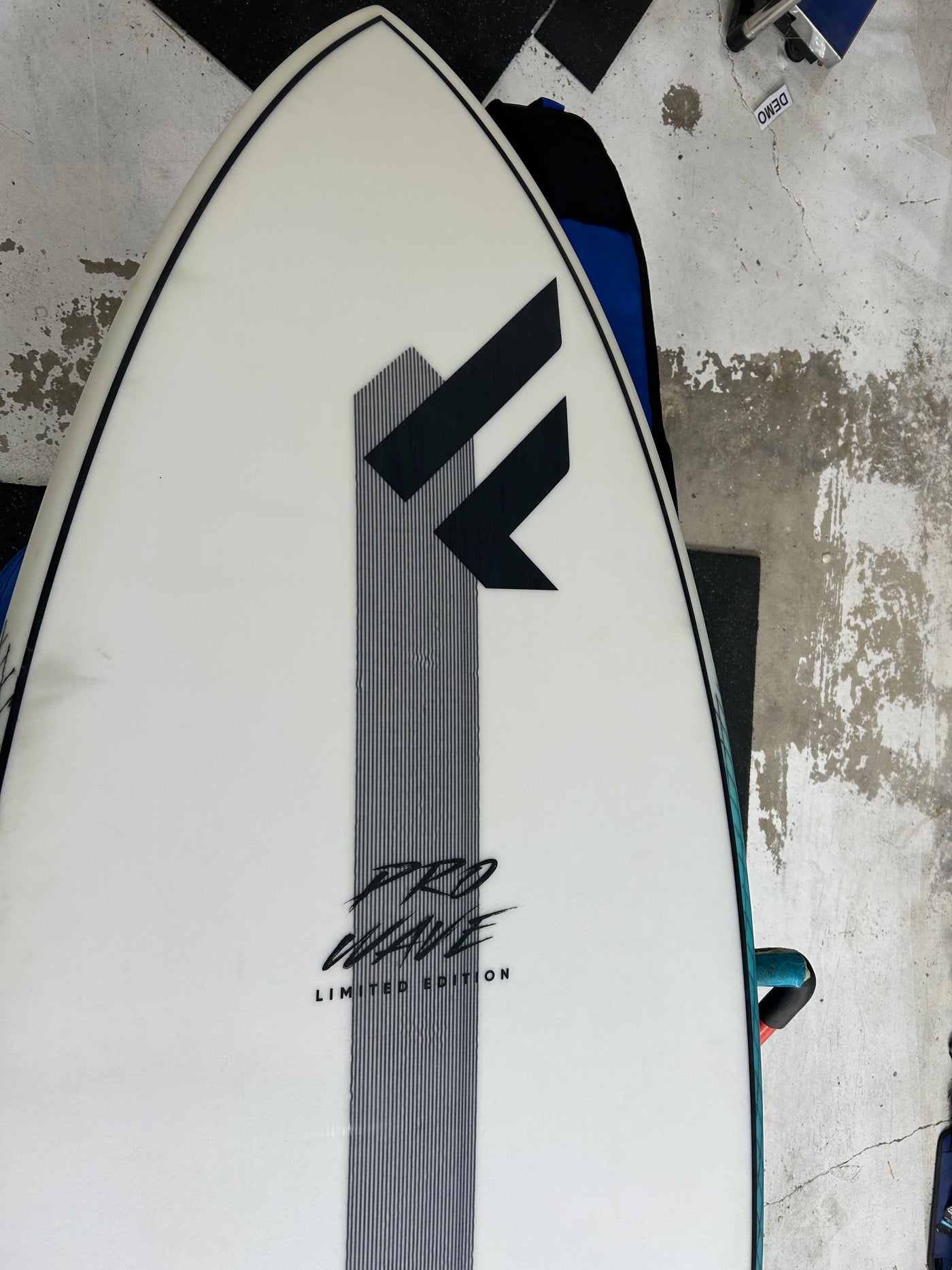 Used - Fanatic Pro Wave SUP 8’8” x 30.5” 121L