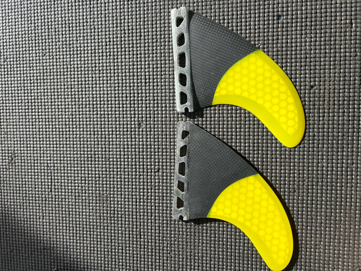 Futures Carbon Twin Fins Homeycomb